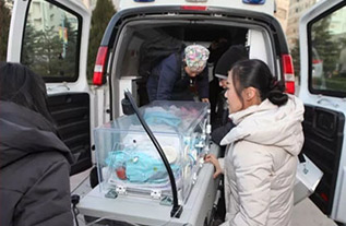 泸定县妇婴监护型护送