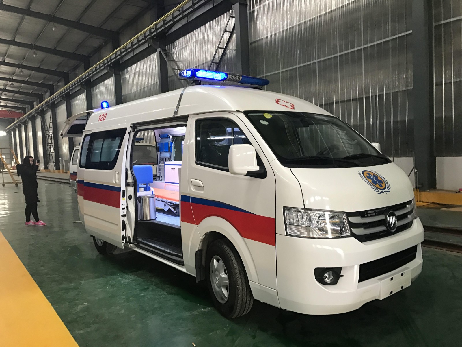泸定县救护车转院
